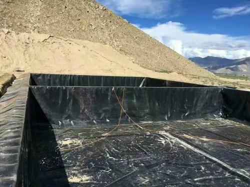 大型商储油库事故收集池HDPE防渗膜怎么修补?
